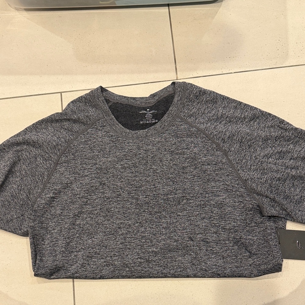 Fabletics Gray Short Sleeve Tee